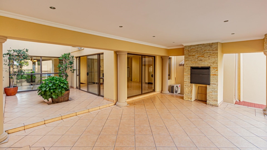 To Let 7 Bedroom Property for Rent in Dainfern Golf Estate Gauteng