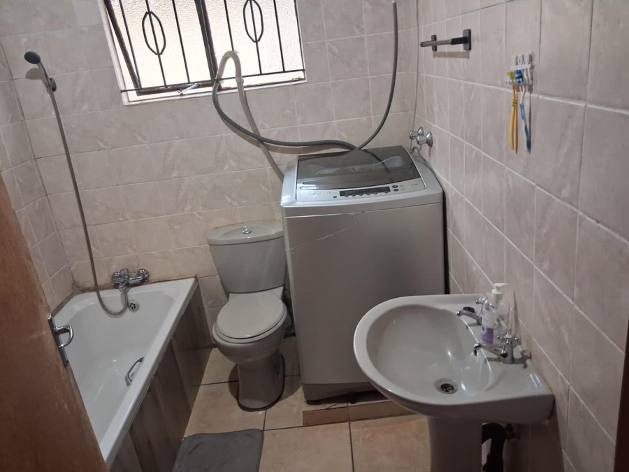 3 Bedroom Property for Sale in Thulani Gauteng