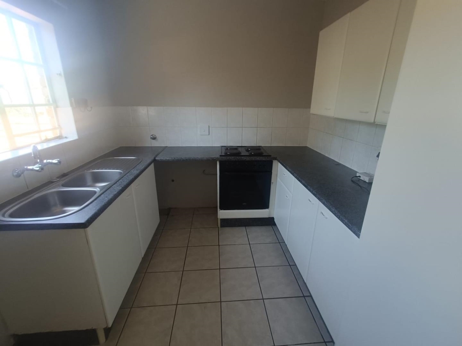 2 Bedroom Property for Sale in Die Hoewes Gauteng