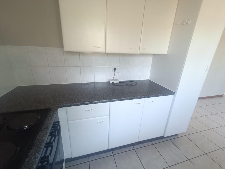 2 Bedroom Property for Sale in Die Hoewes Gauteng