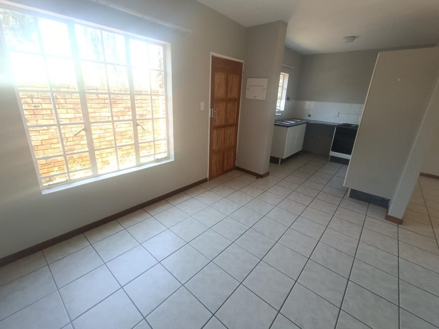 2 Bedroom Property for Sale in Die Hoewes Gauteng