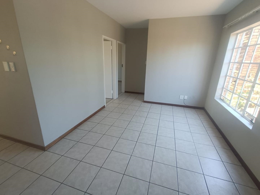 2 Bedroom Property for Sale in Die Hoewes Gauteng