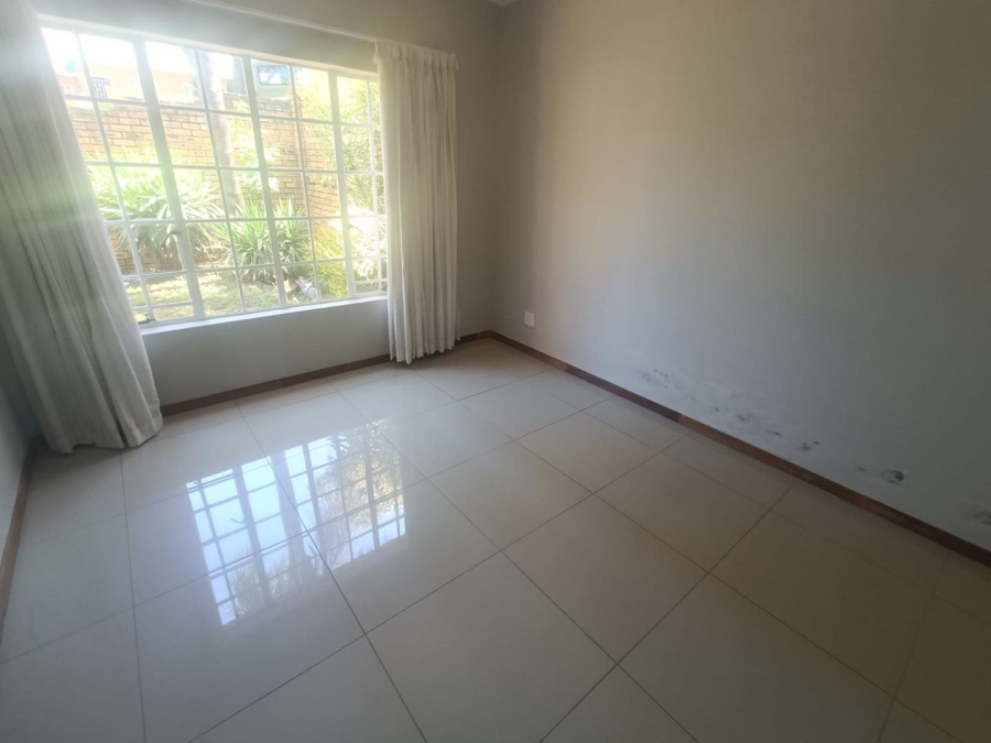 2 Bedroom Property for Sale in Die Hoewes Gauteng