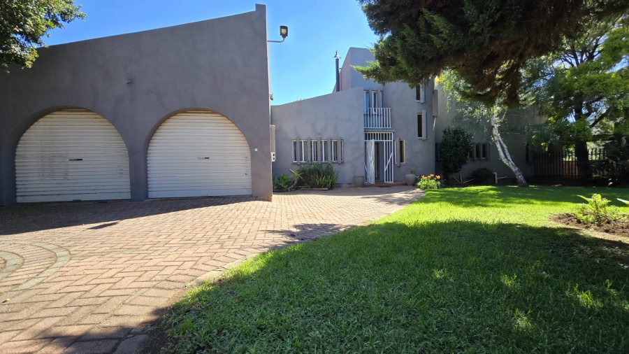 4 Bedroom Property for Sale in Brackenhurst Gauteng