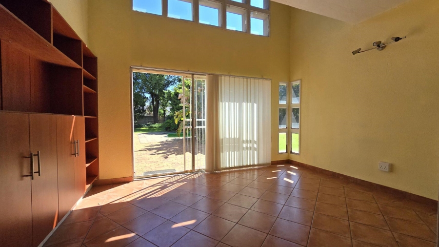 4 Bedroom Property for Sale in Brackenhurst Gauteng