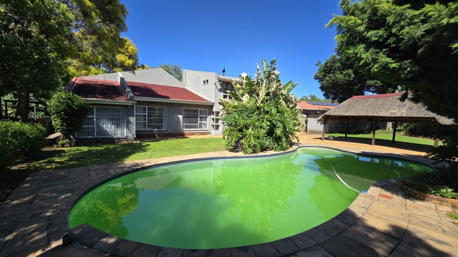 4 Bedroom Property for Sale in Brackenhurst Gauteng
