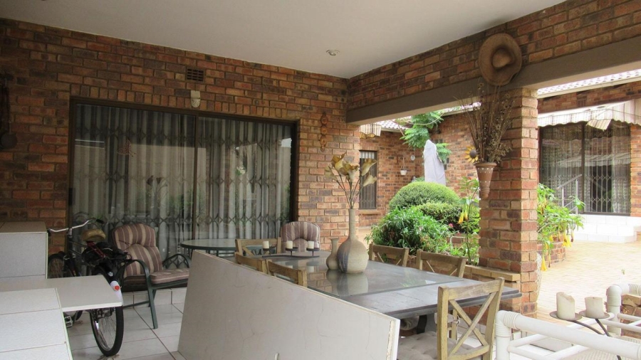 4 Bedroom Property for Sale in Winchester Hills Gauteng