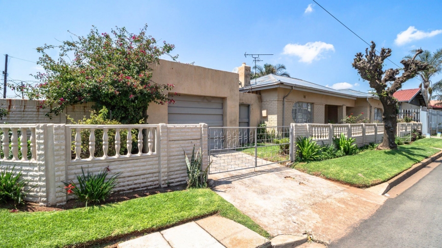 4 Bedroom Property for Sale in Actonville Gauteng