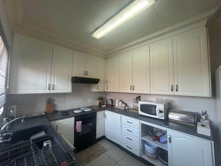 4 Bedroom Property for Sale in Bassonia Gauteng