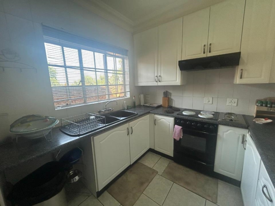 4 Bedroom Property for Sale in Bassonia Gauteng