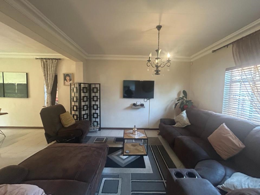 4 Bedroom Property for Sale in Bassonia Gauteng