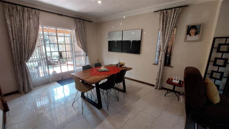 4 Bedroom Property for Sale in Bassonia Gauteng