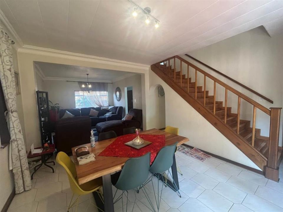 4 Bedroom Property for Sale in Bassonia Gauteng