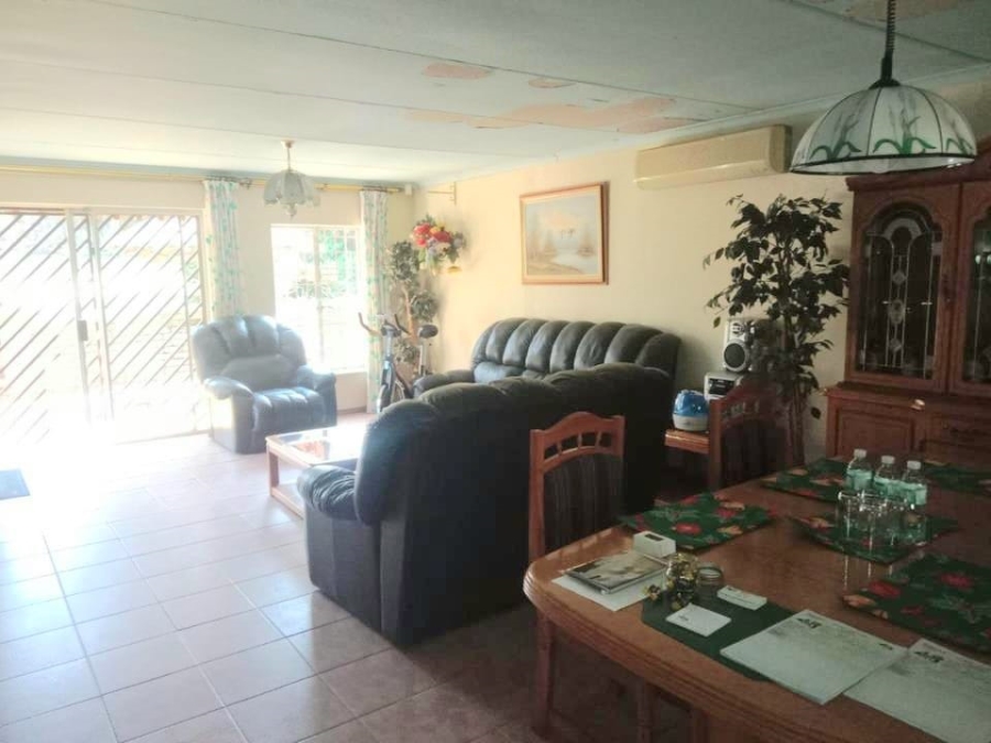 3 Bedroom Property for Sale in Mulbarton Gauteng