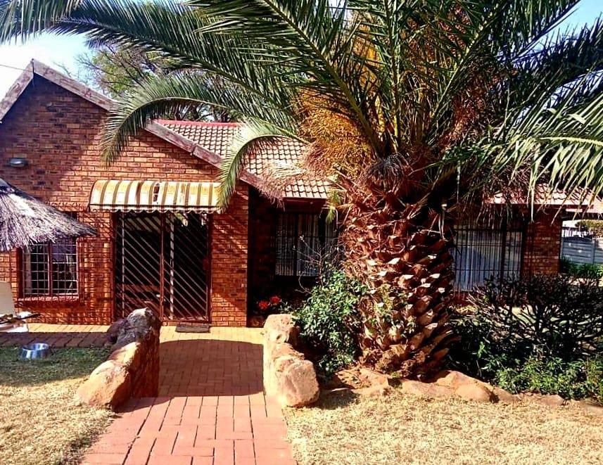 3 Bedroom Property for Sale in Mulbarton Gauteng