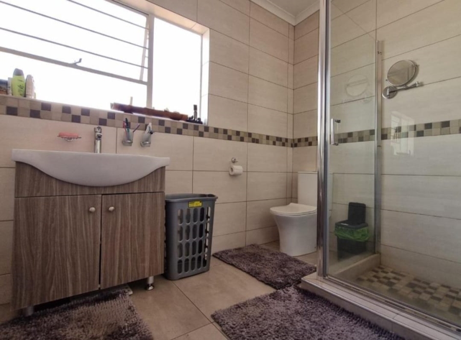 3 Bedroom Property for Sale in Brackenhurst Gauteng