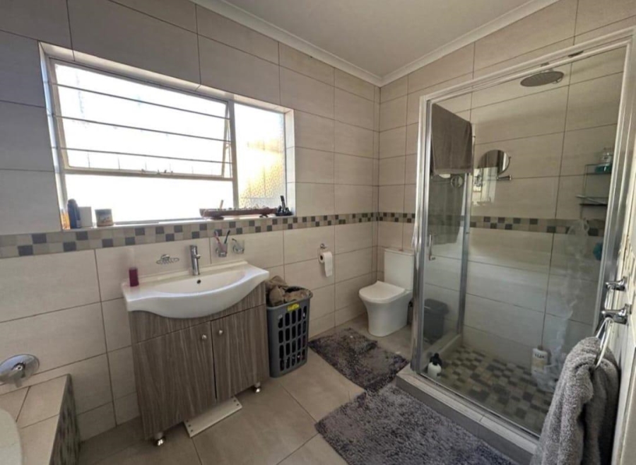 3 Bedroom Property for Sale in Brackenhurst Gauteng