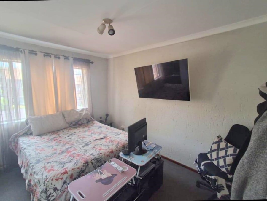 2 Bedroom Property for Sale in Glenvista Gauteng