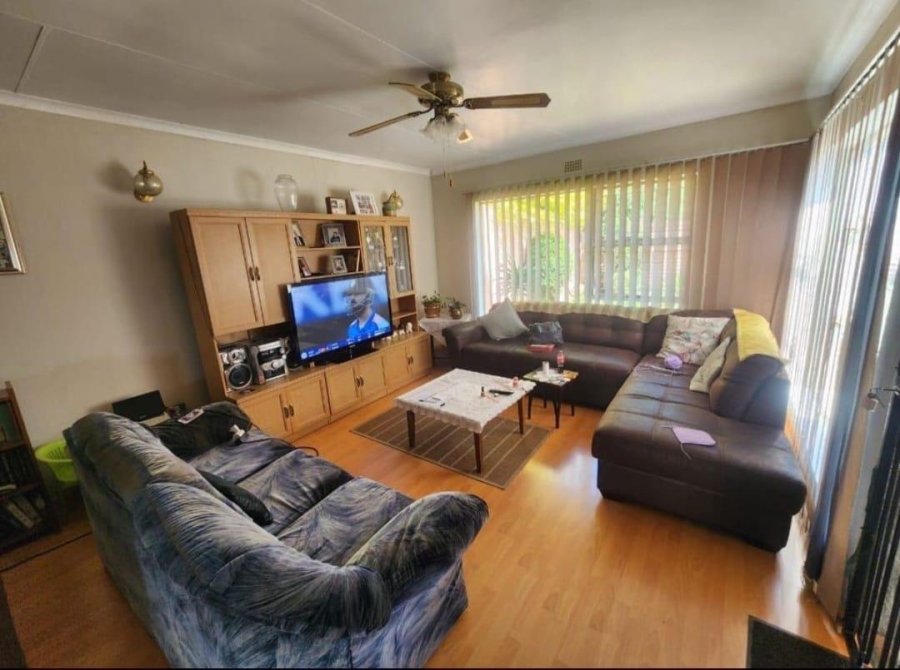 3 Bedroom Property for Sale in Mulbarton Gauteng