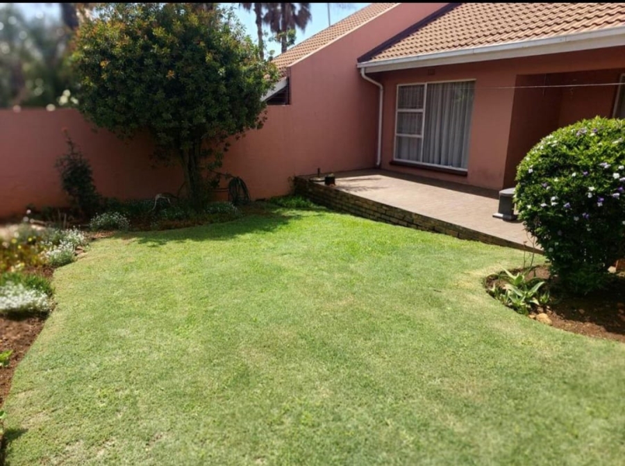 3 Bedroom Property for Sale in Mulbarton Gauteng