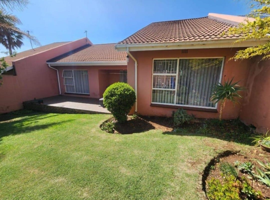 3 Bedroom Property for Sale in Mulbarton Gauteng