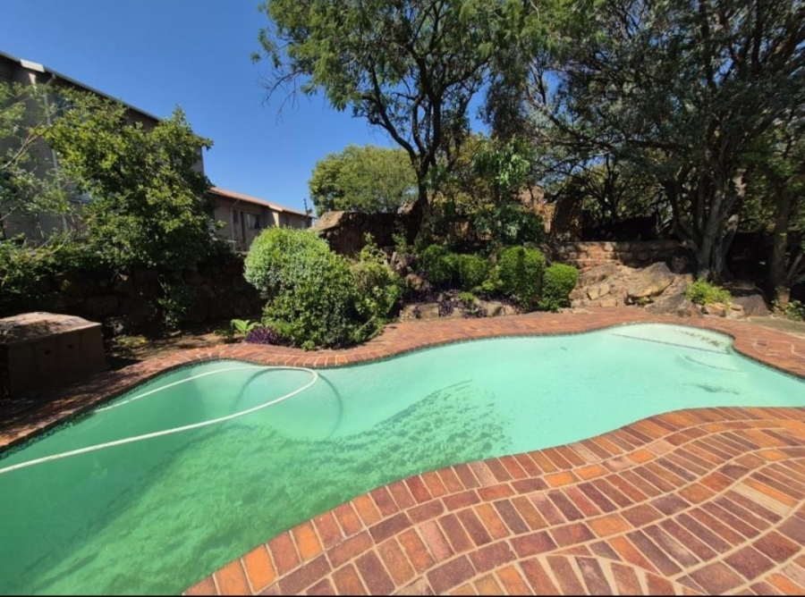 3 Bedroom Property for Sale in Mulbarton Gauteng