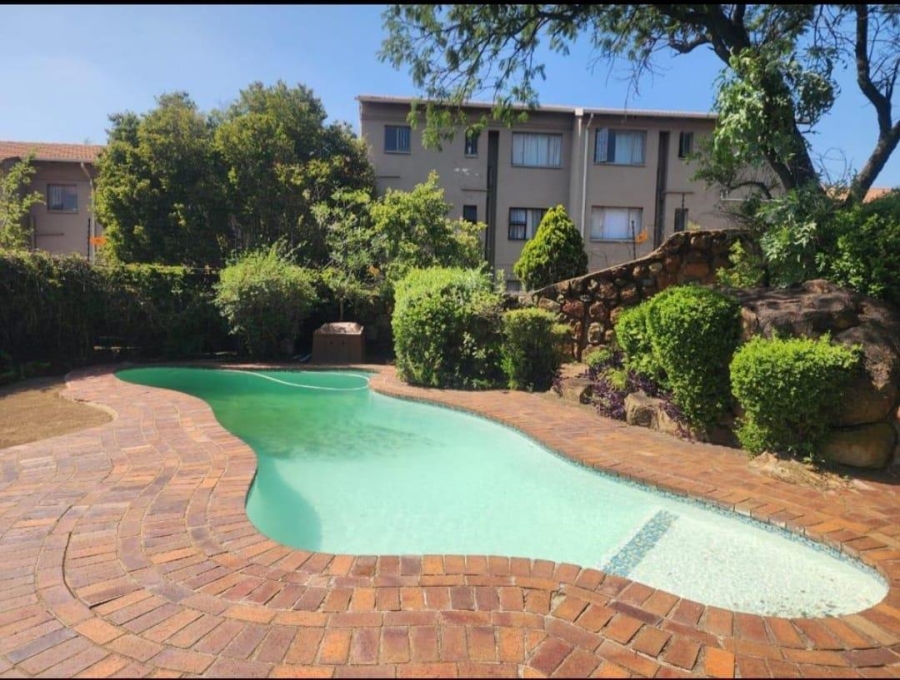 3 Bedroom Property for Sale in Mulbarton Gauteng