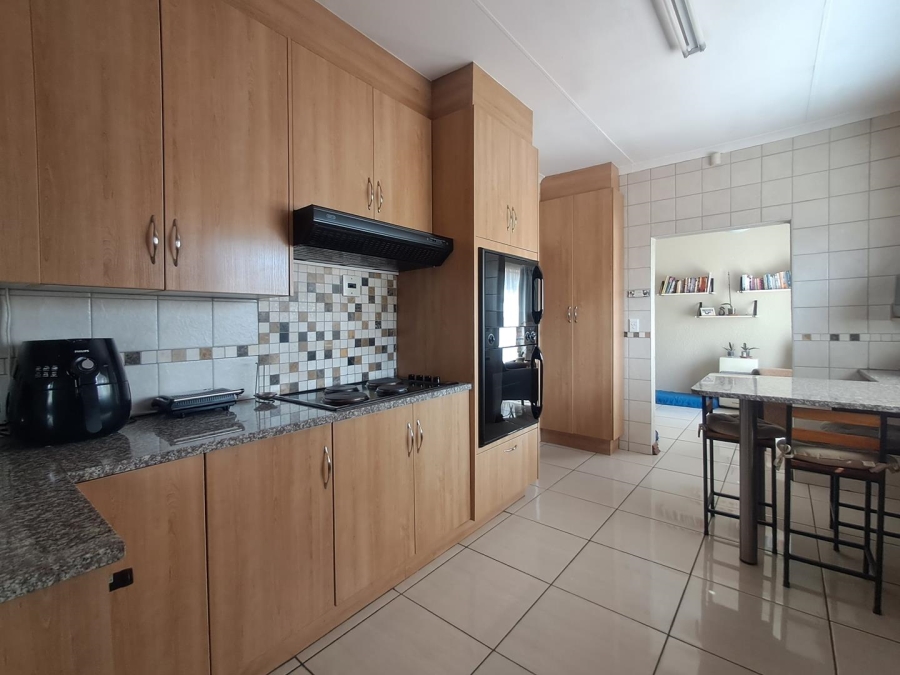 4 Bedroom Property for Sale in Randhart Gauteng