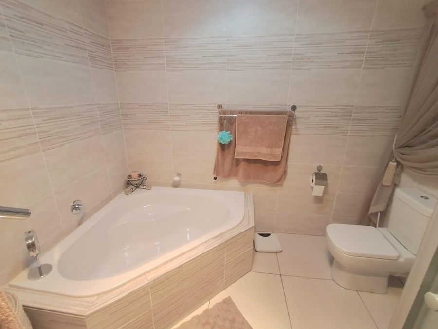 4 Bedroom Property for Sale in Randhart Gauteng