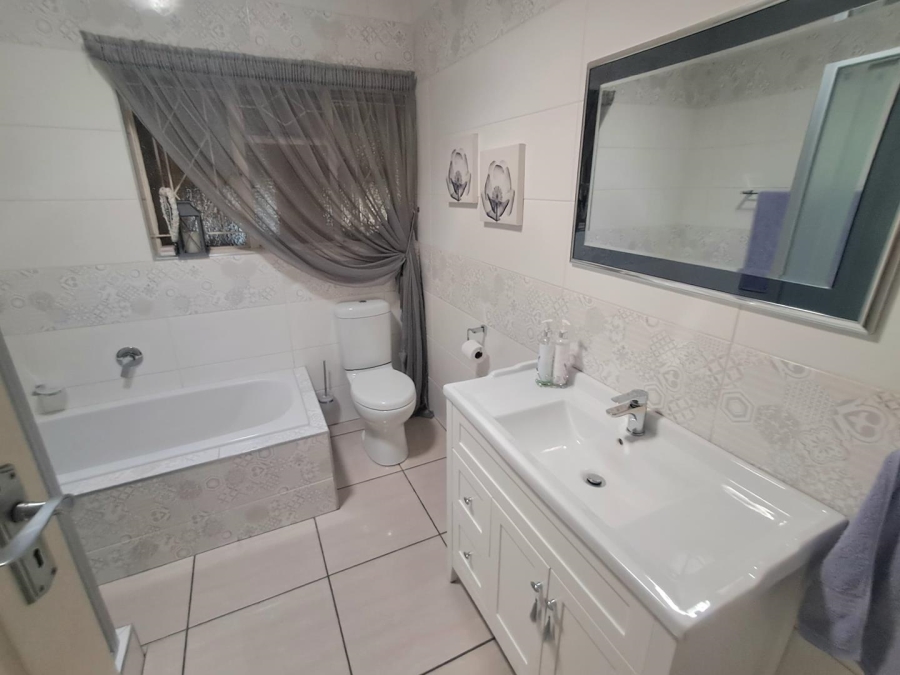 4 Bedroom Property for Sale in Randhart Gauteng