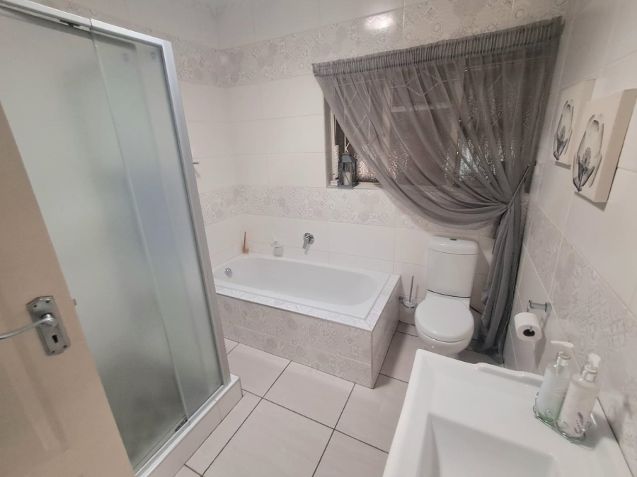 4 Bedroom Property for Sale in Randhart Gauteng