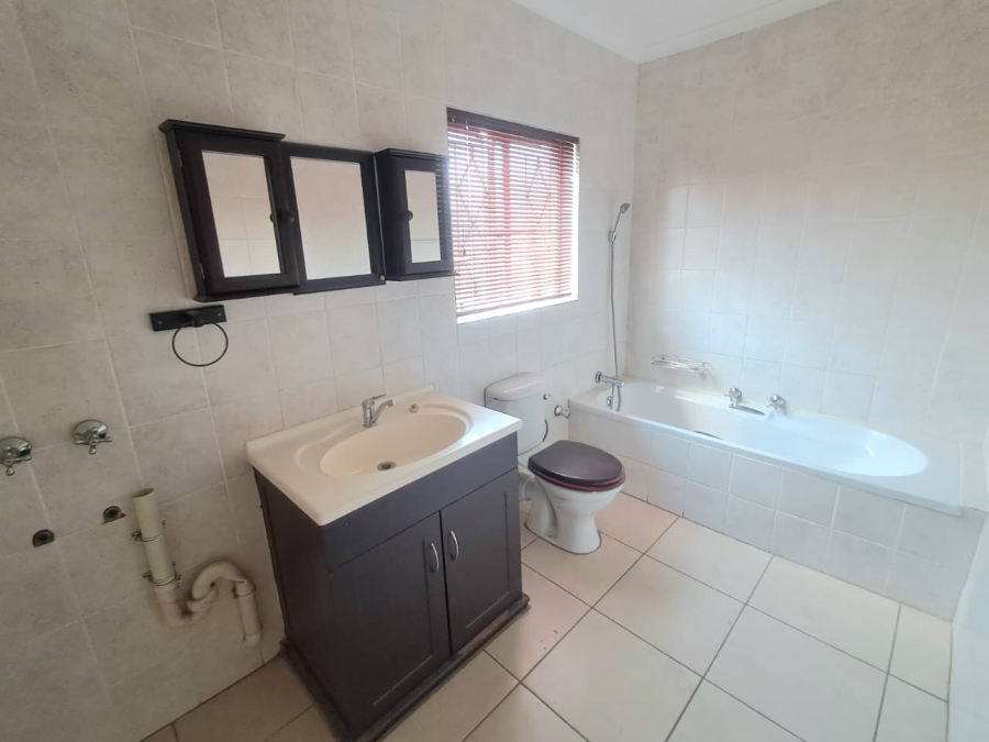 4 Bedroom Property for Sale in Randhart Gauteng
