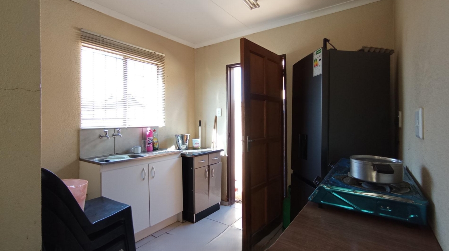 2 Bedroom Property for Sale in Soshanguve VV Gauteng