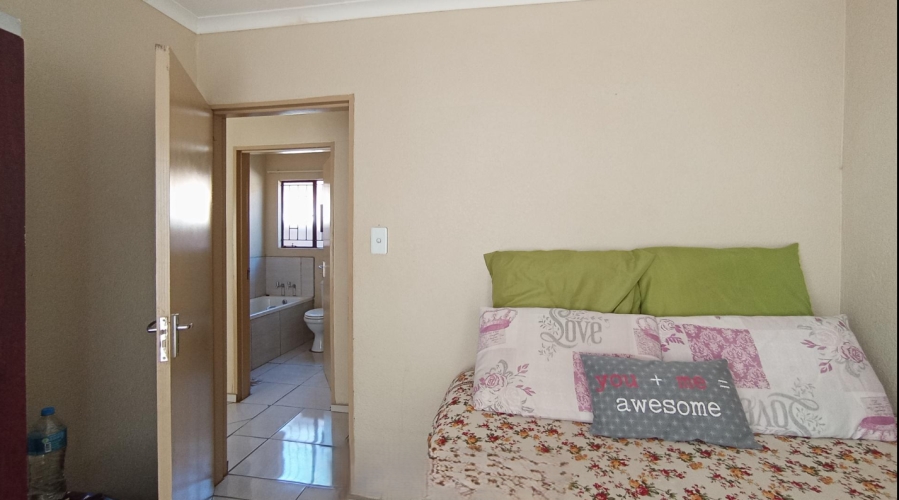 2 Bedroom Property for Sale in Soshanguve VV Gauteng