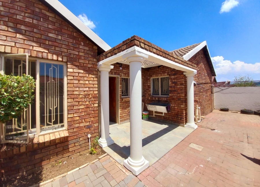 4 Bedroom Property for Sale in Danville Gauteng