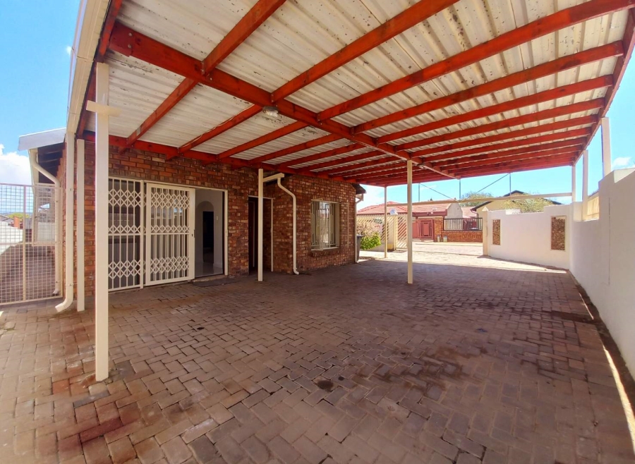 4 Bedroom Property for Sale in Danville Gauteng