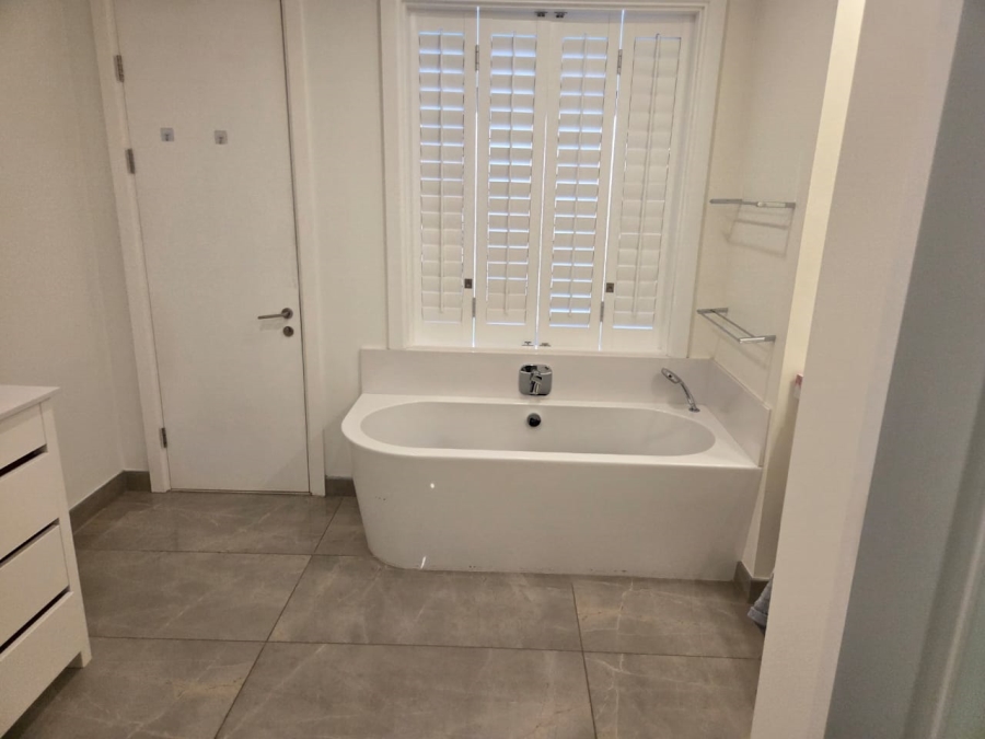 1 Bedroom Property for Sale in Sandton Central Gauteng