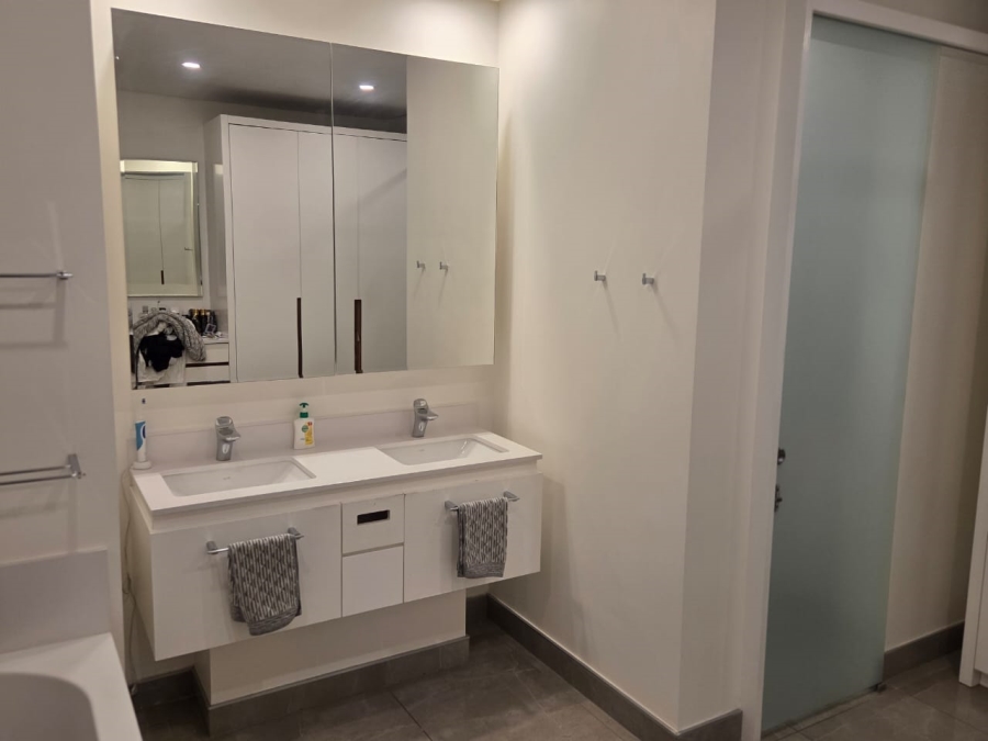 1 Bedroom Property for Sale in Sandton Central Gauteng