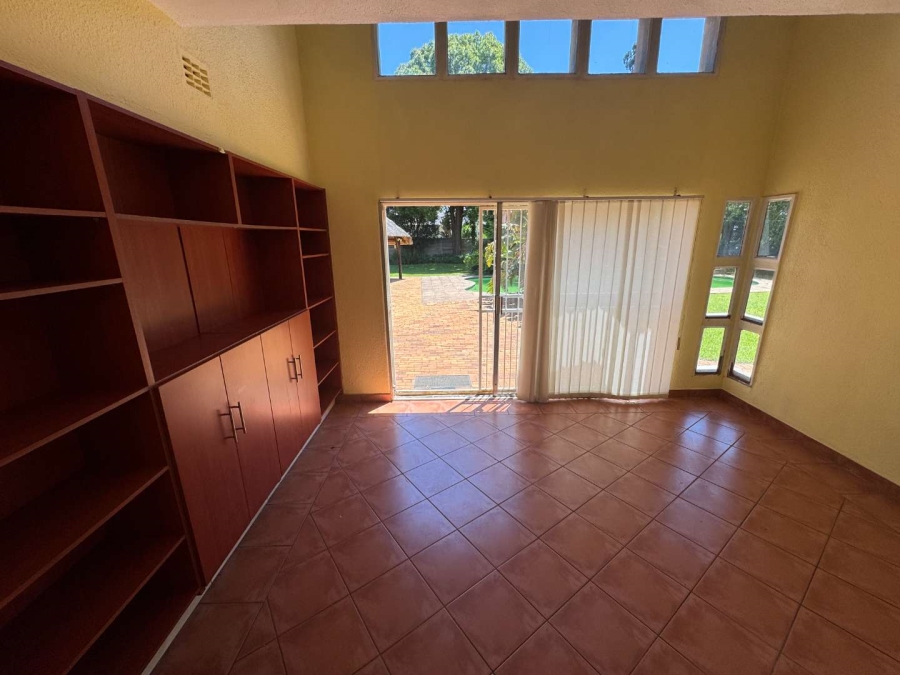 4 Bedroom Property for Sale in Brackenhurst Gauteng