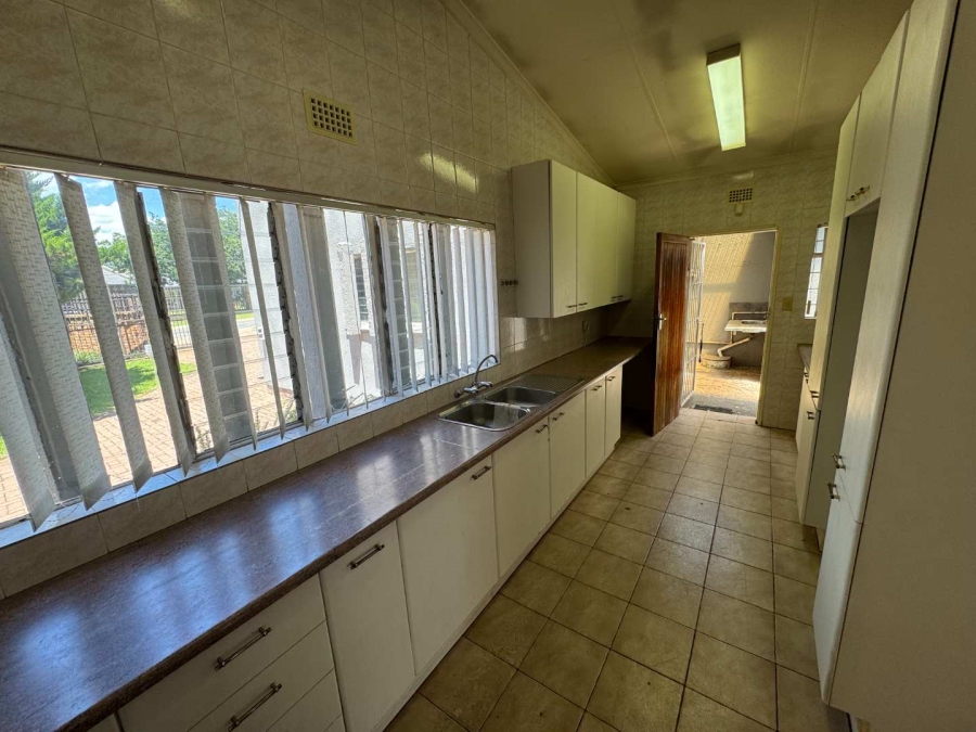 4 Bedroom Property for Sale in Brackenhurst Gauteng