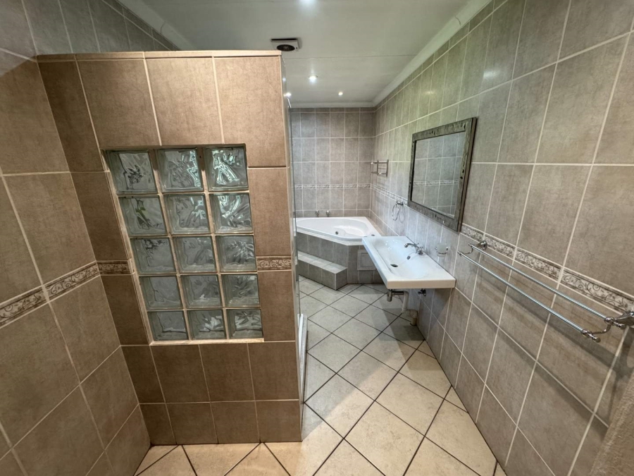 4 Bedroom Property for Sale in Brackenhurst Gauteng