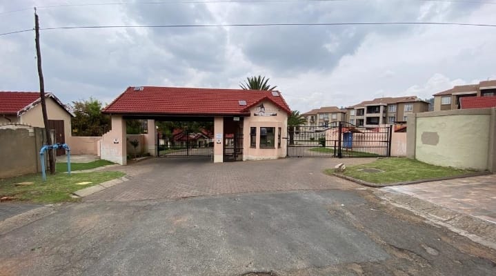 2 Bedroom Property for Sale in Meredale Gauteng