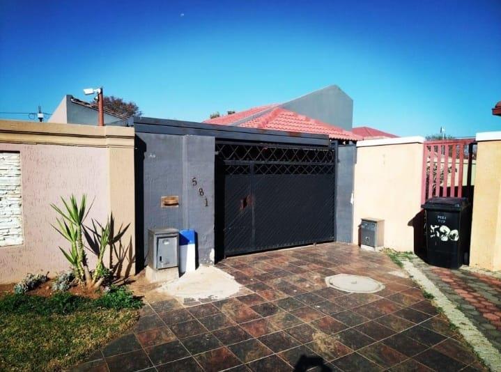 3 Bedroom Property for Sale in Alveda Park Gauteng