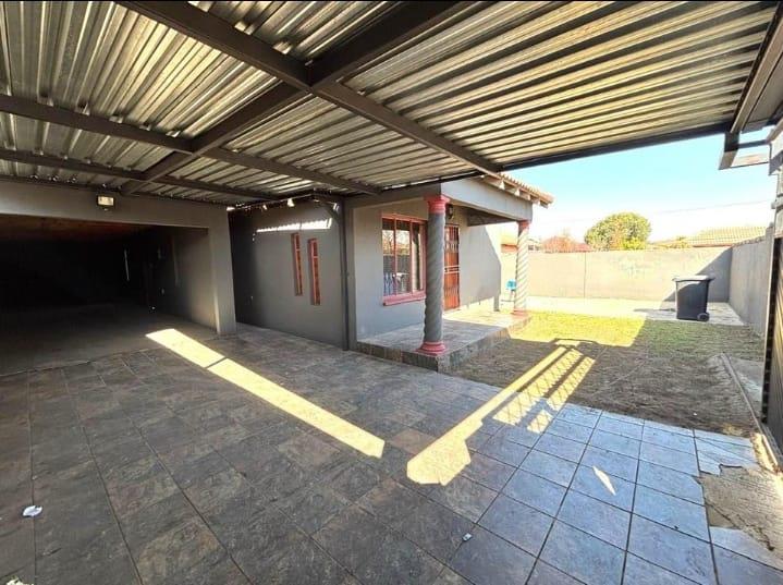 3 Bedroom Property for Sale in Alveda Park Gauteng