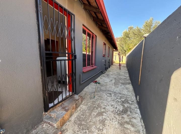 3 Bedroom Property for Sale in Alveda Park Gauteng