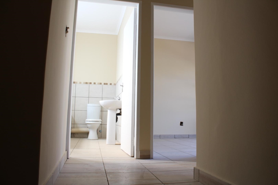 2 Bedroom Property for Sale in Pretoria North Gauteng