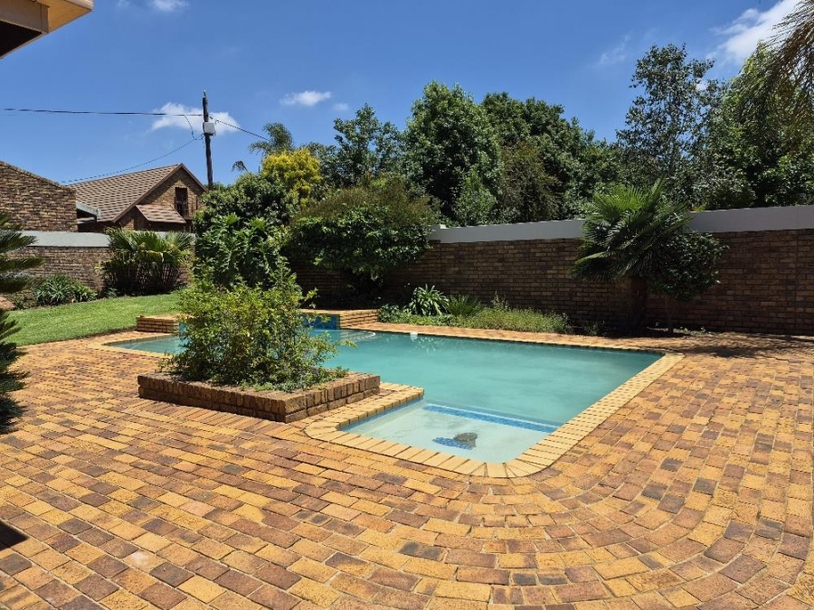 5 Bedroom Property for Sale in Bartlett Gauteng