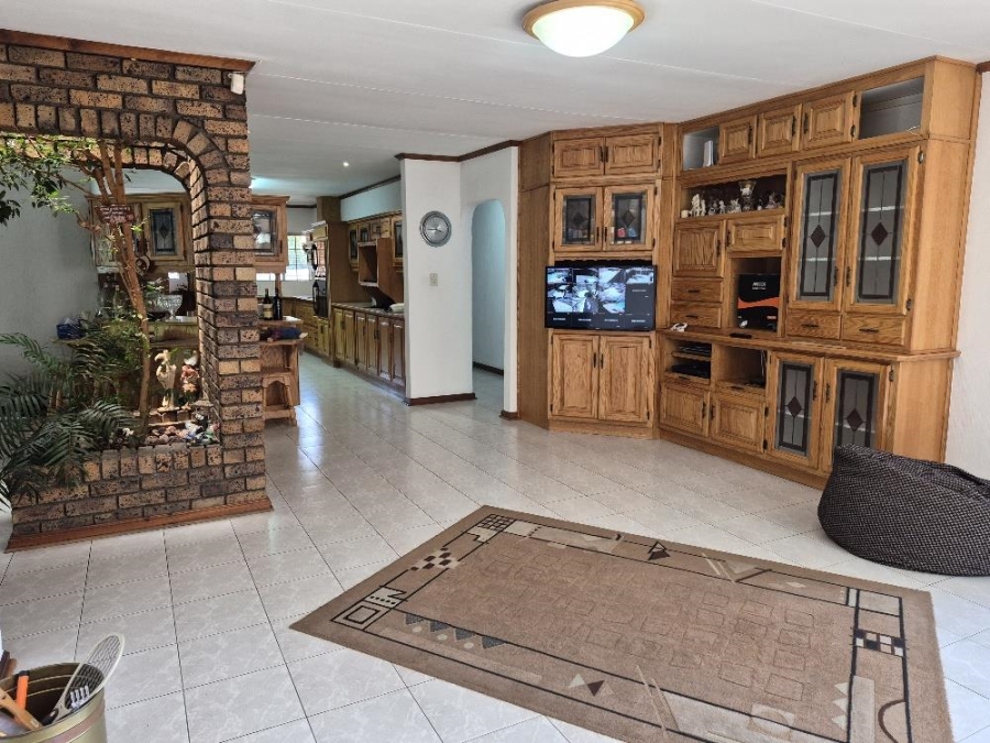 5 Bedroom Property for Sale in Bartlett Gauteng