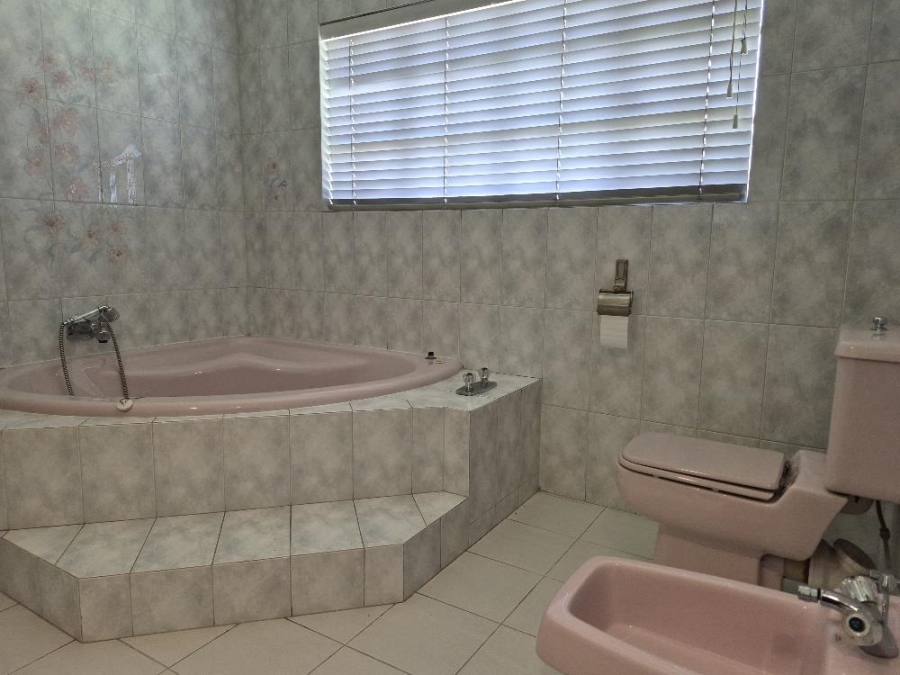 5 Bedroom Property for Sale in Bartlett Gauteng