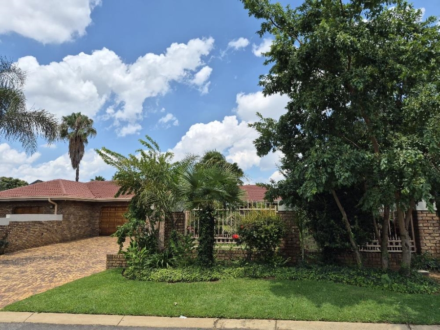 5 Bedroom Property for Sale in Bartlett Gauteng